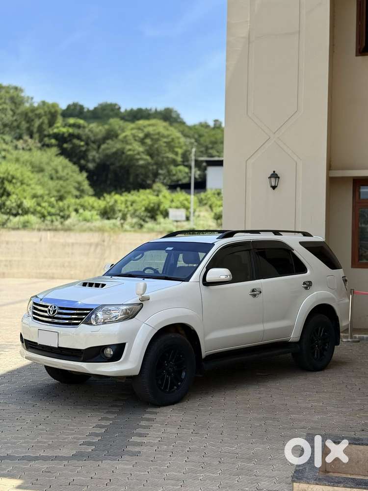 Toyota Fortuner 3.0 4x2 Automatic, 2013