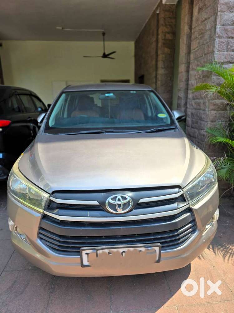 Toyota Innova Crysta G (2016) Diesel – 7 Str Mt