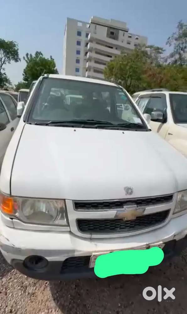 Chevrolet Tavera Neo 2015 Model