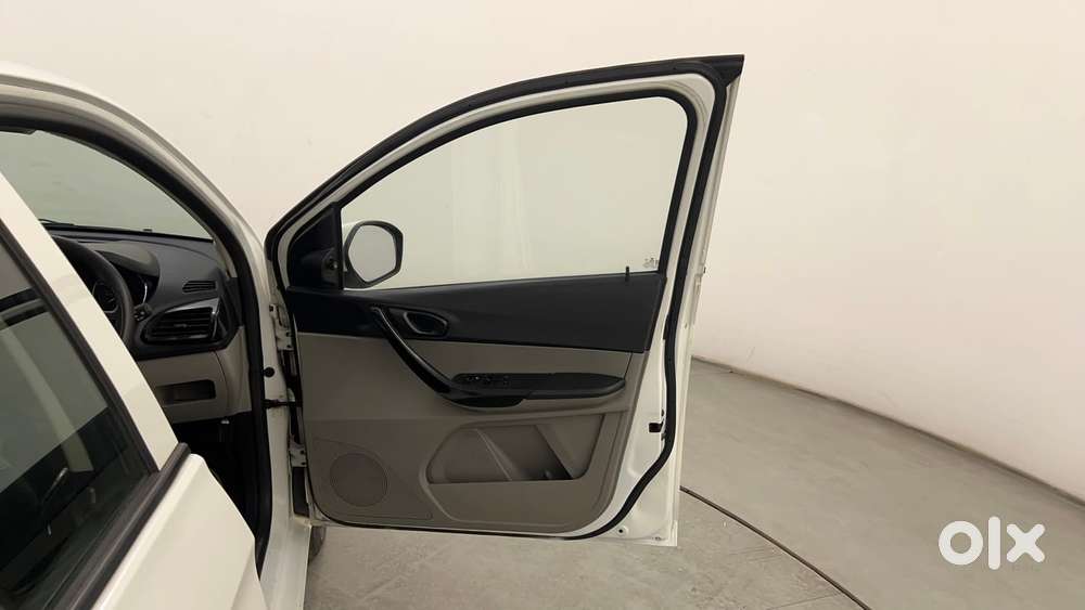 Tata Tiago 1.2 Revotron Xt, 2019, Petrol