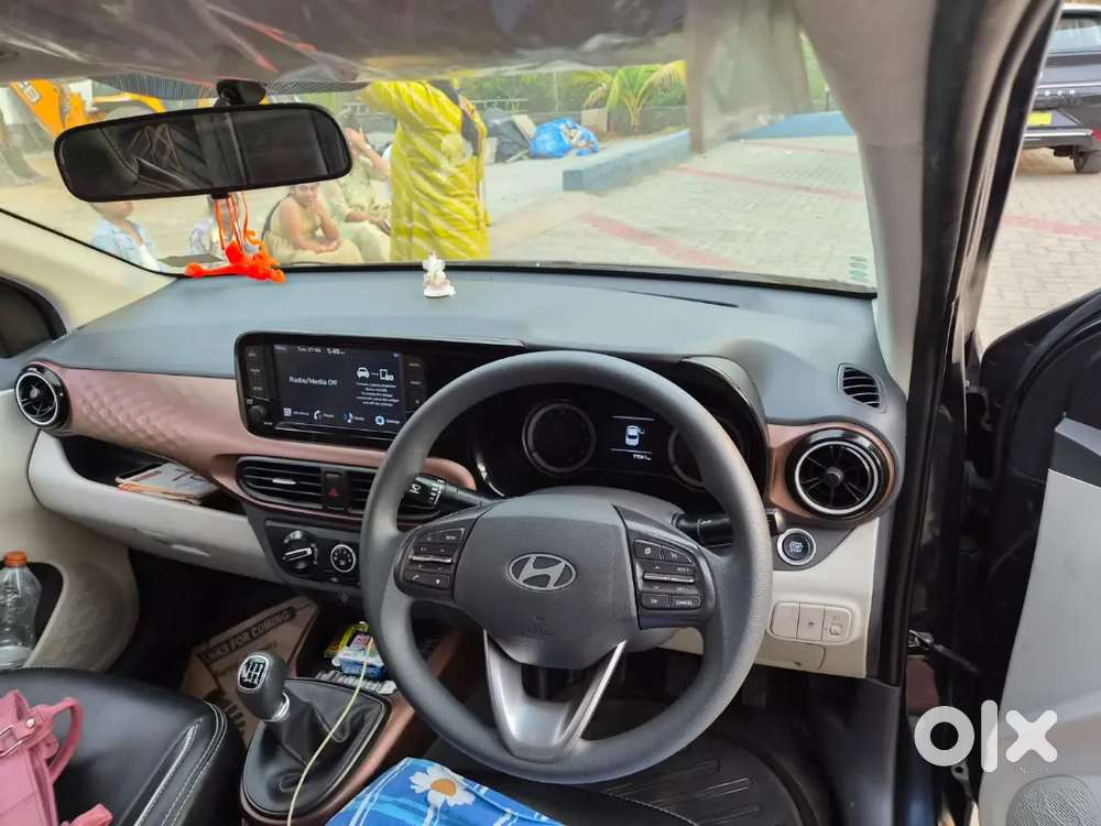 Hyundai Aura 2023 Petrol 98000 Km Driven