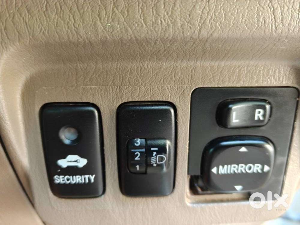 Toyota Innova 2.5 Vx 8 Seater Bs Iv, 2015, Diesel