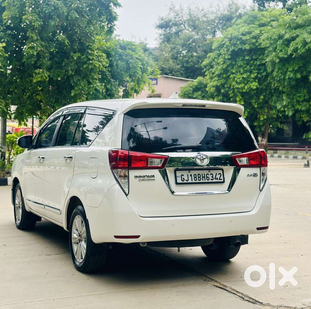 Toyota Innova Crysta 2.8 Zx At 7 Seater, 2017, Diesel