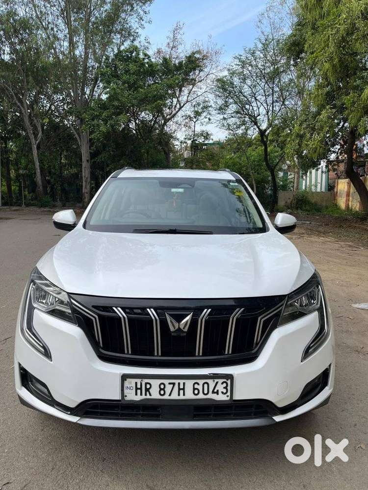Mahindra Xuv700 2.0 Ax 7 Petrol Mt Str, 2022, Petrol