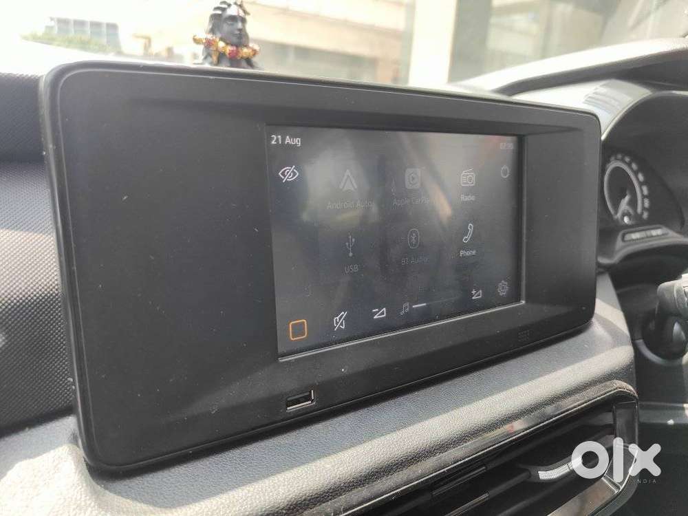 Skoda Kylaq Signature, 2026, Petrol
