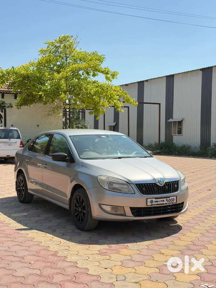 Skoda Rapid Elegance 2012