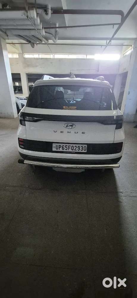 Hyundai Venue 2025 Petrol Well Maintained