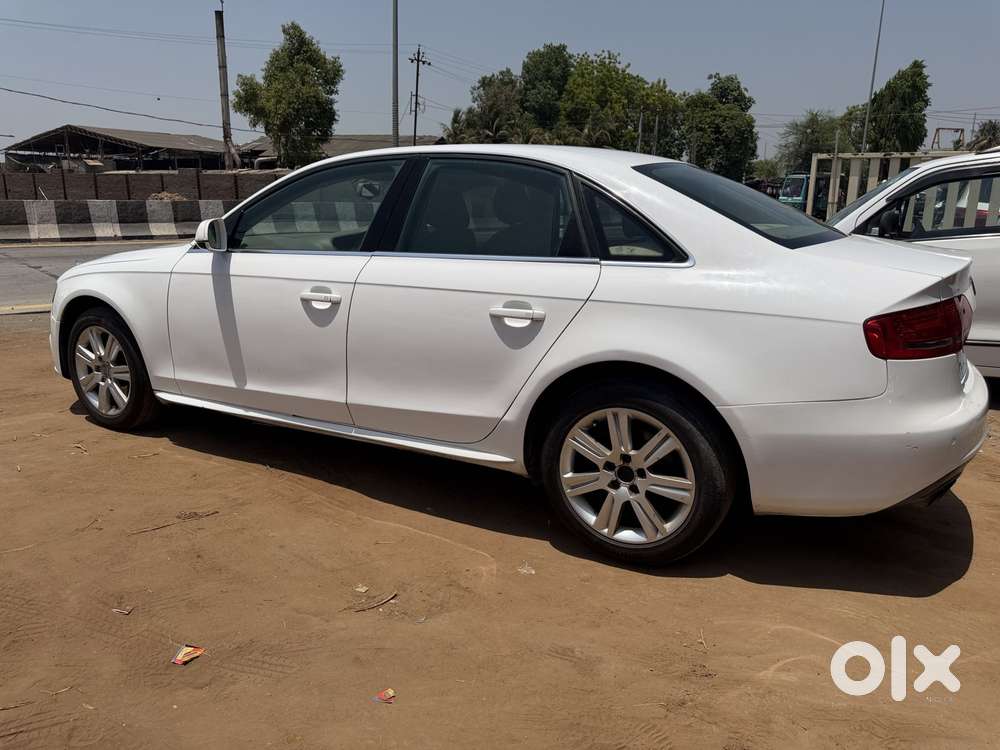 Audi A4 2.0 Tdi Premium With Sunroof, 2012, Diesel