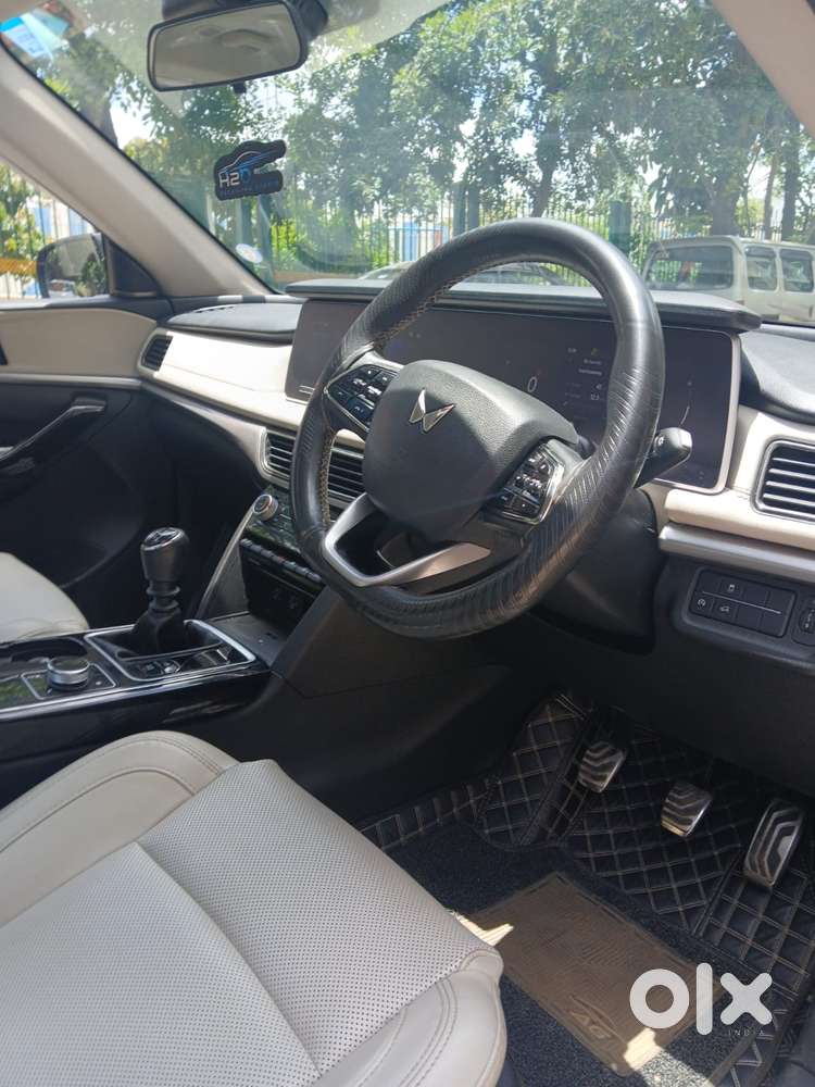 Mahindra Xuv700 2.2 Ax 7 Diesel Mt Luxury Pack Str, 2024, Diesel
