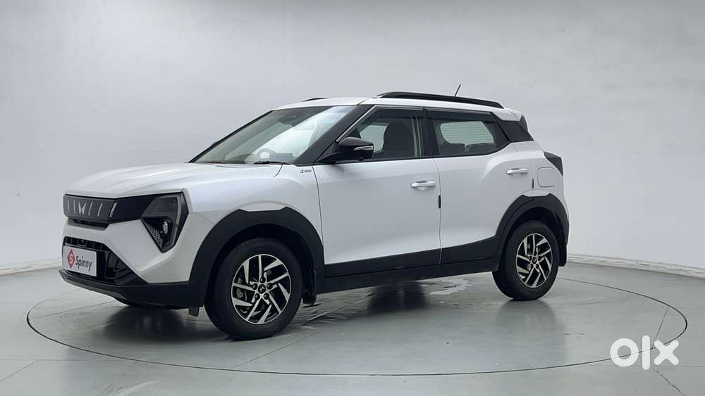 Mahindra Xuv 3xo Ax5 Pm Mt, 2025, Petrol