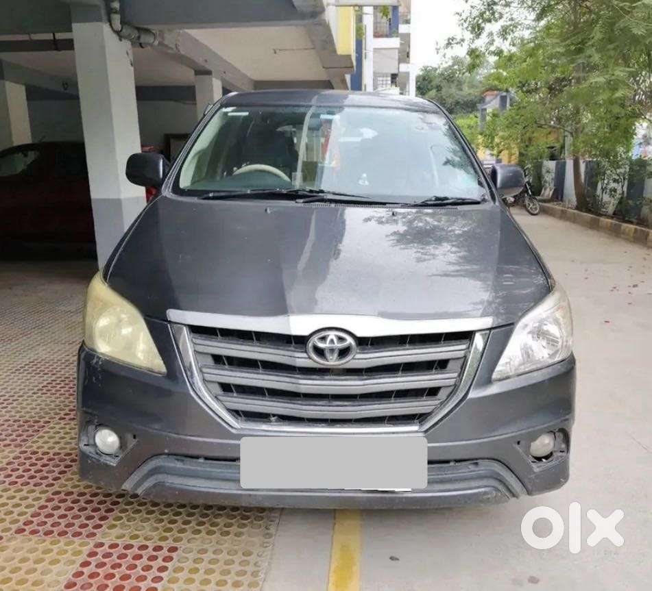 Toyota Innova 2.5 Gx (diesel) 7 Seater Bs Iv, 2015, Diesel