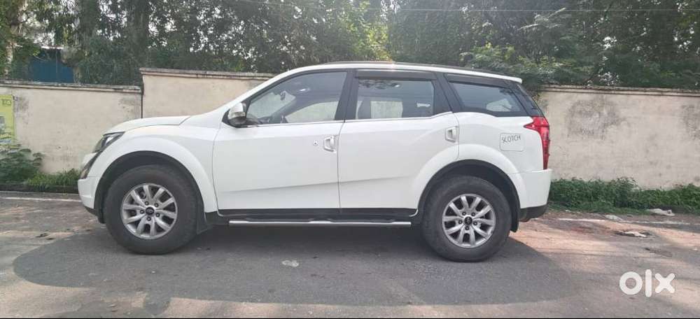Mahindra Xuv500 W10 2016