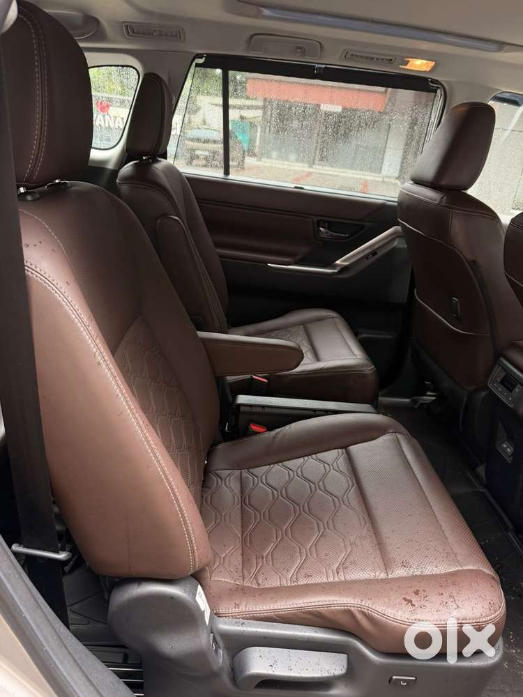 Toyota Innova Hycross 2.0 Zx Hybrid 7 Str, 2025, Petrol
