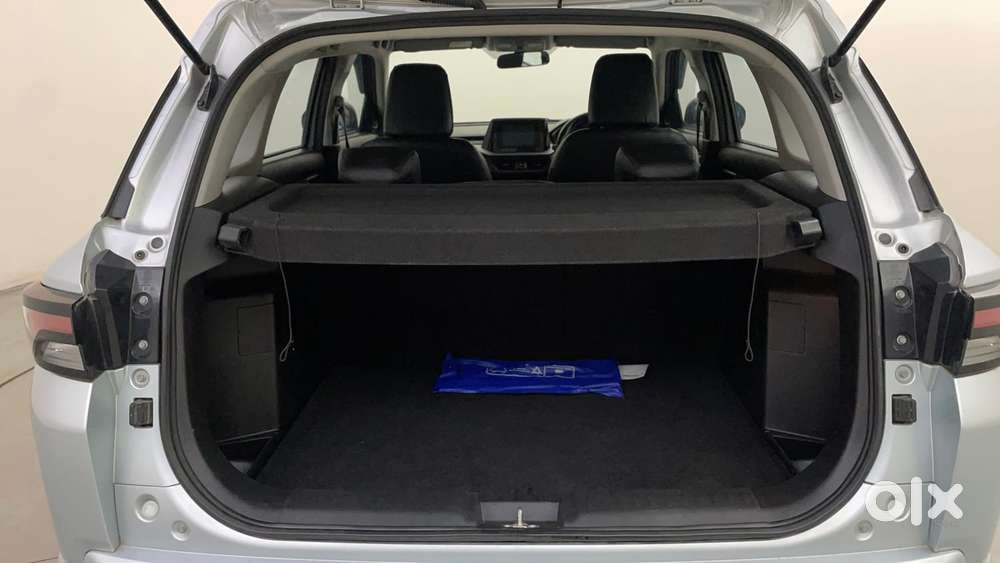 Maruti Suzuki Vitara Brezza 1.5 Zxi At, 2023, Petrol