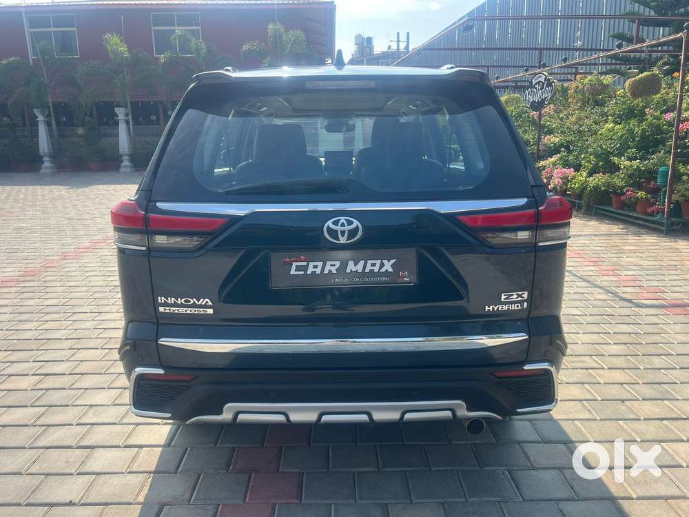 Toyota Innova Hycross 2.0 Zx (o) Hybrid 7 Str, 2023, Petrol