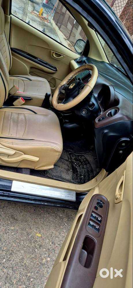 Honda Amaze For Sale. Petrol + Cng. Well Maintained Car With Lcd Scree