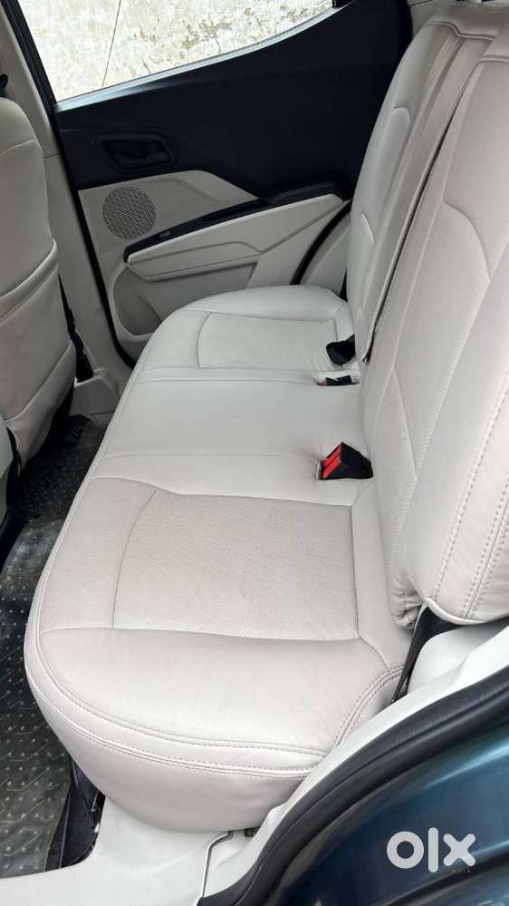 Mahindra Xuv300 W6, 2023, Petrol
