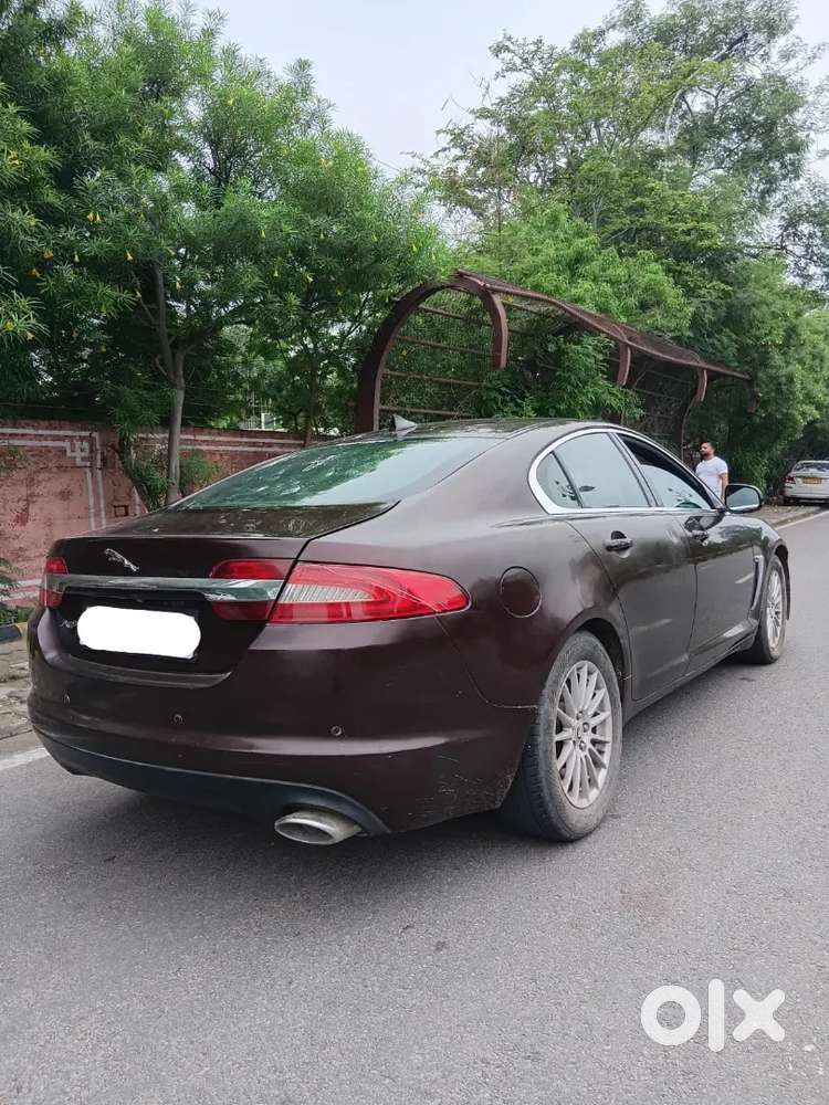 Mint Conditon Car 5 Tayers Barnd New Resently Service Compate...