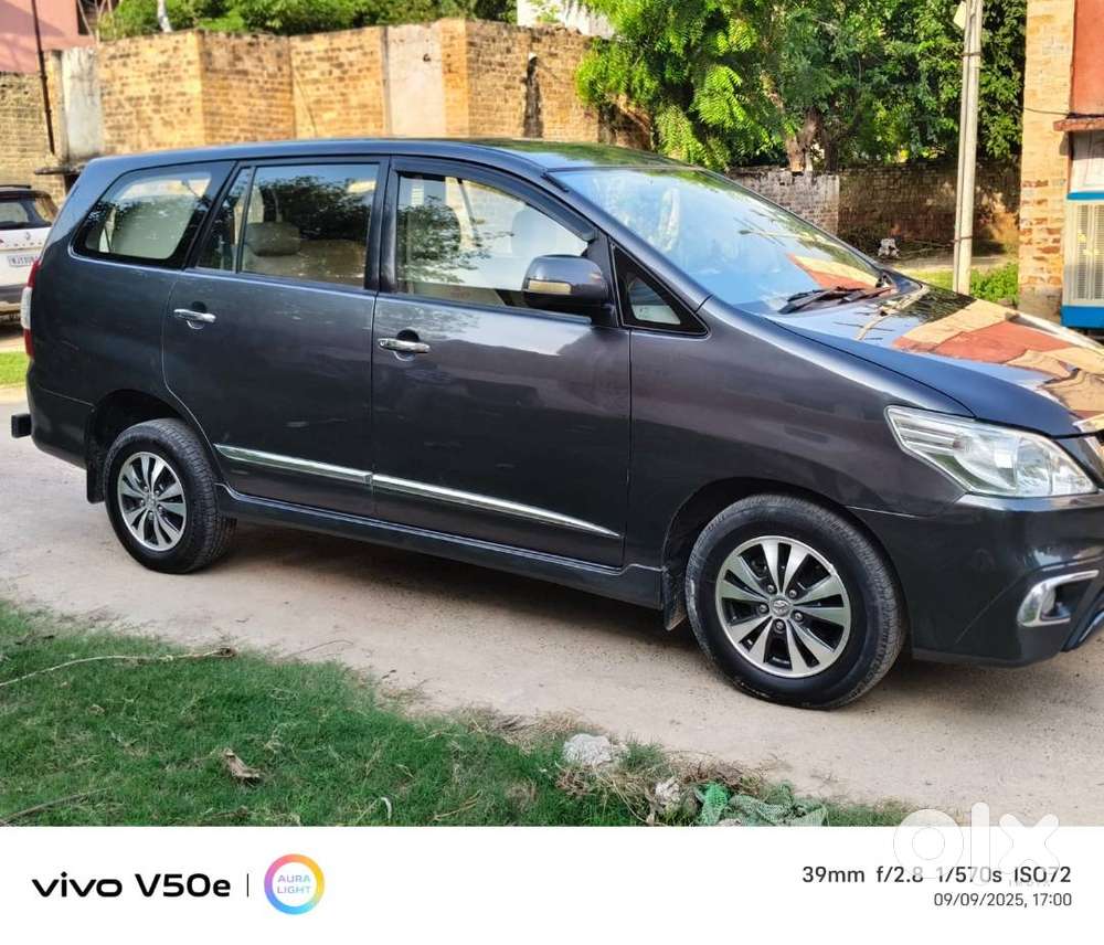 2015 Toyota Innova 2.5 Vx  8-seater  1st Owner