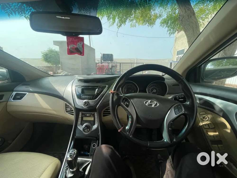 Premium, Stylish , Comfartble ,ultra Luxury Sedan Car