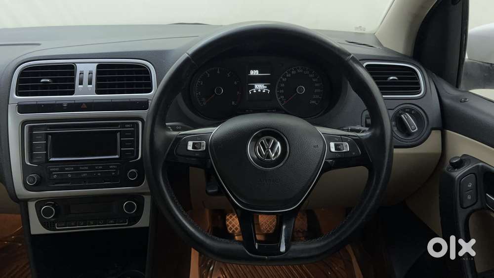 Volkswagen Polo Petrol Highline 1.2l, 2015, Petrol