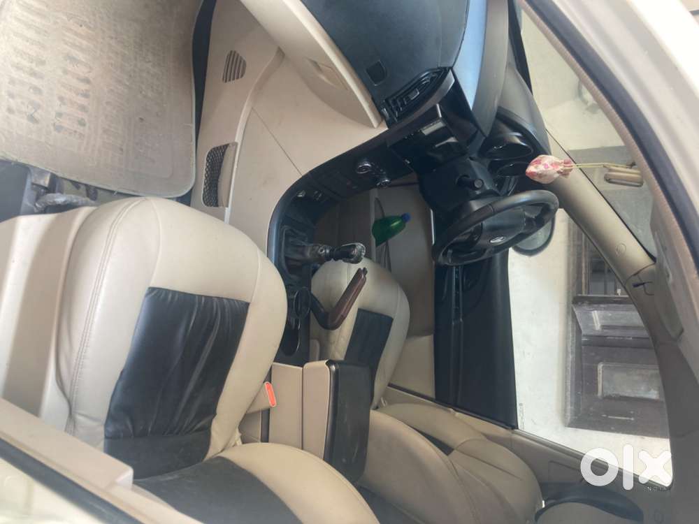 Mahindra Xuv500 W8 2015