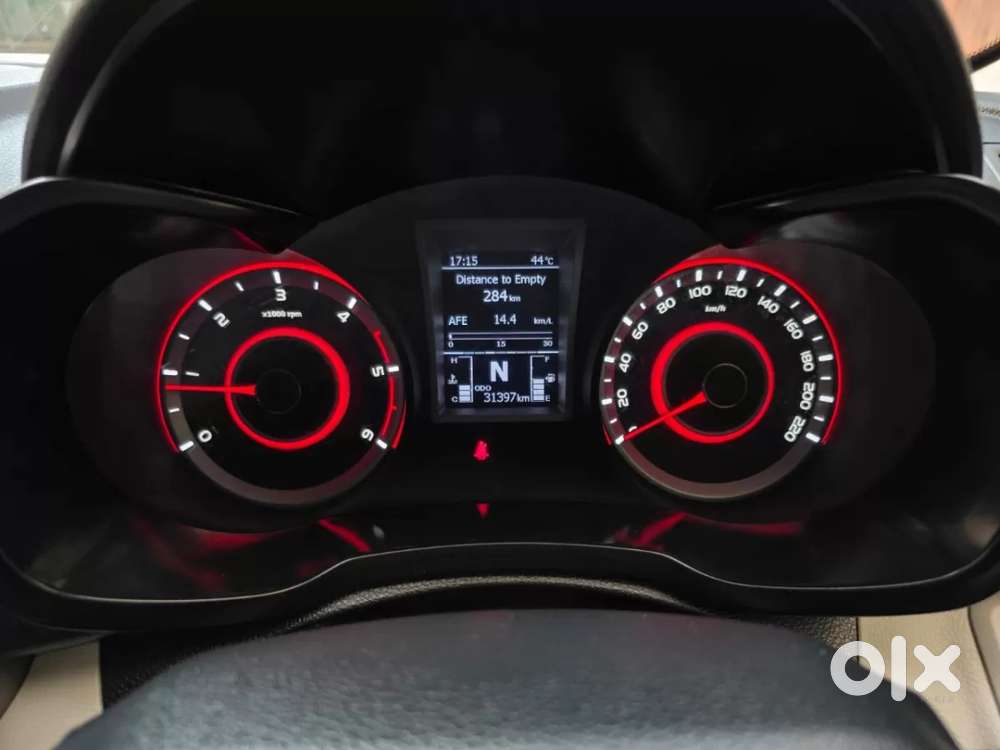 Mahindra Xuv300 W8 (o) 1.5 Diesel Amt, 2022, Diesel