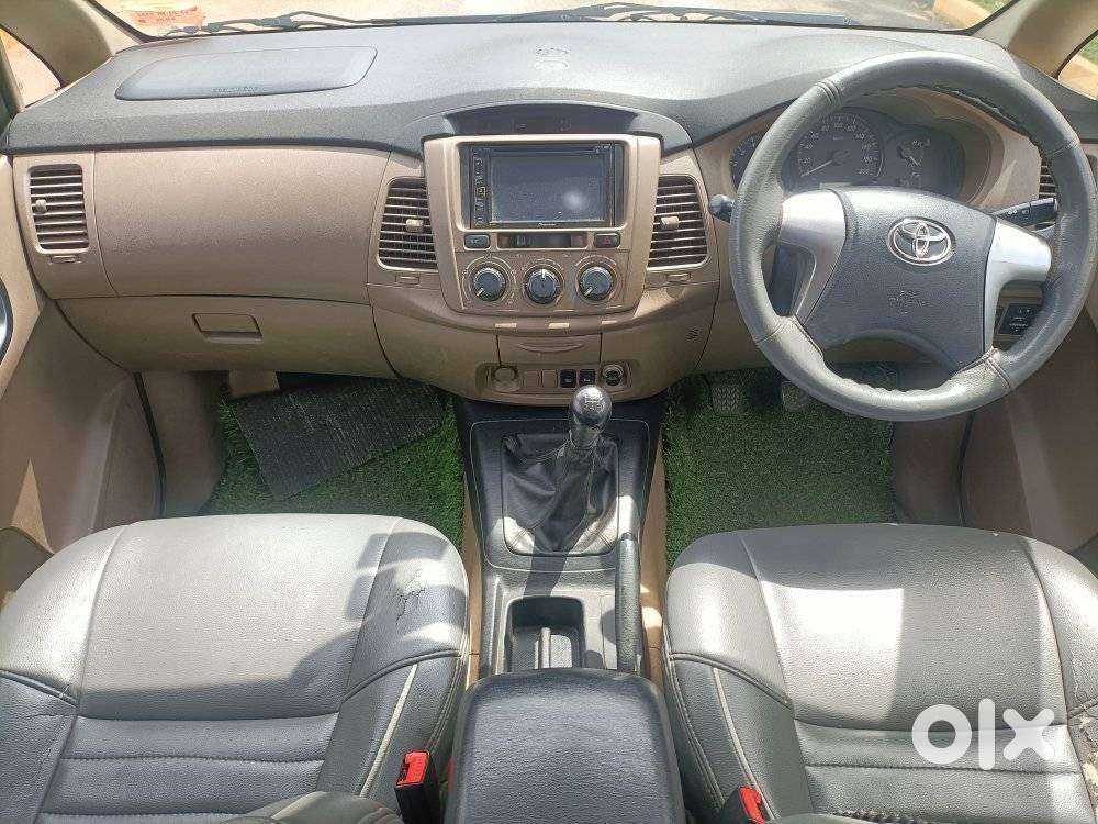 Toyota Innova 2.5 Gx 8 Seater Limited Edition, 2015, Diesel