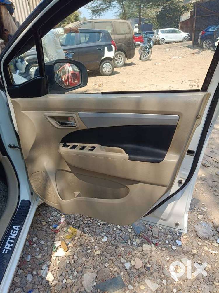 Maruti Suzuki Ertiga 2012-2015 Lxi Cng, 2014, Cng & Hybrids