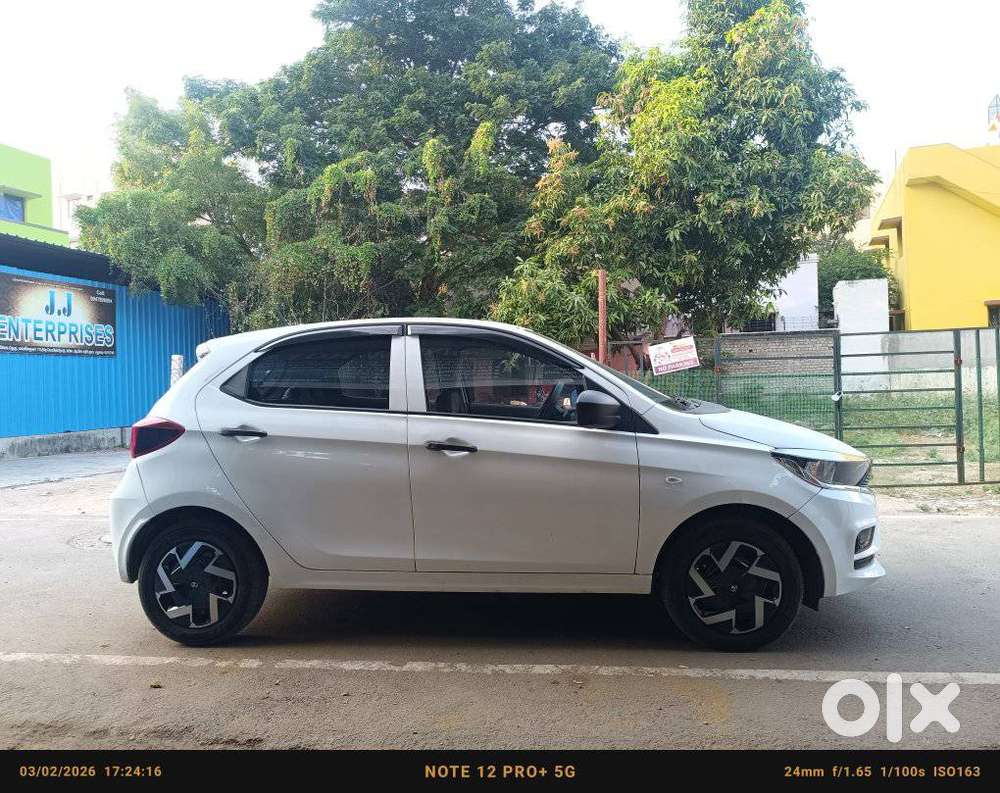 Tata Tiago 1.2 Revotron Xm, 2025, Petrol