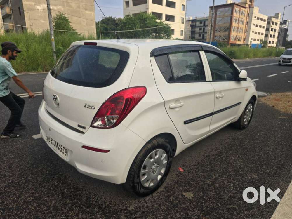 Hyundai I20 Magna Optional 1.2, 2012, Cng & Hybrids