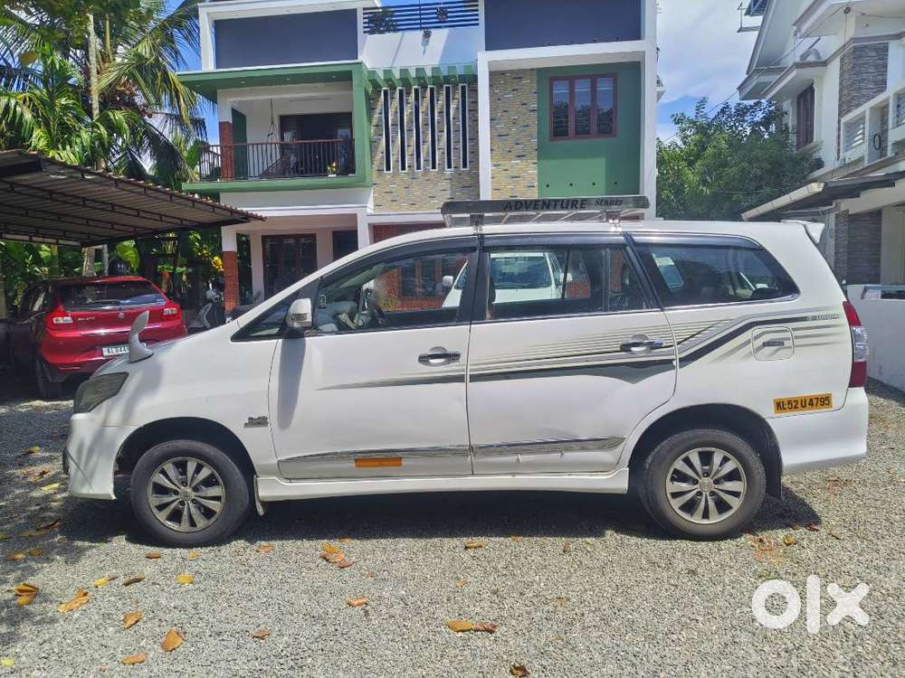 Toyota Innova 2.0 E 2015