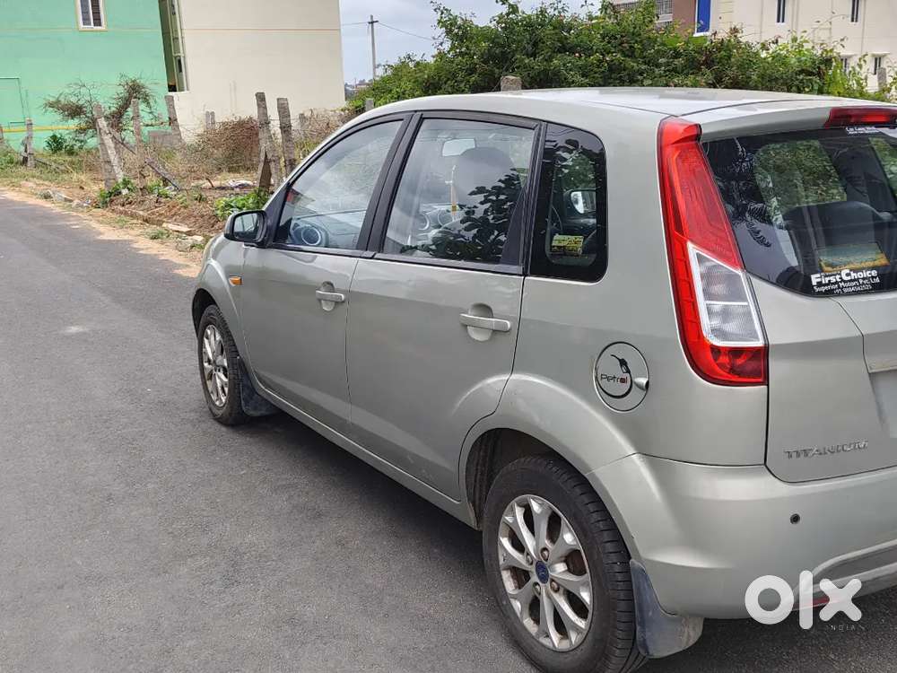 Ford Figo 1.2 Petrol Titanium Manual 2013