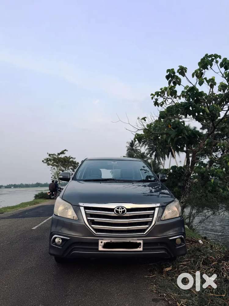 Toyota Innova 2.5 V 2015