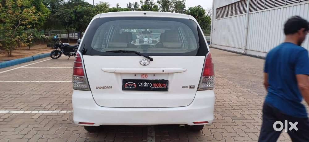 Toyota Innova 2.5 G (diesel) 8 Seater, 2011, Diesel
