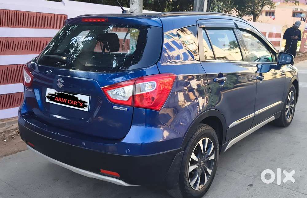 Maruti Suzuki Xl6 Alpha, 2022, Petrol