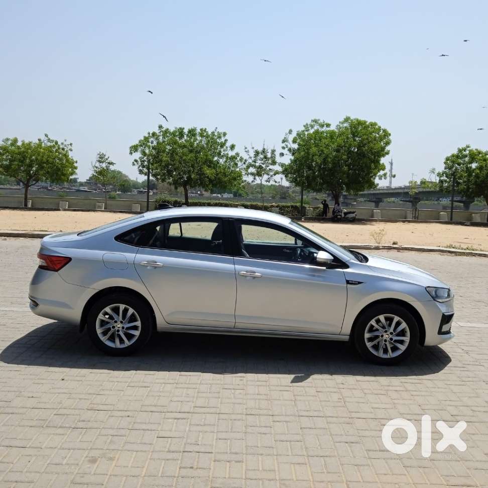 Skoda Slavia Ambition 1.0l Tsi At, 2022, Petrol