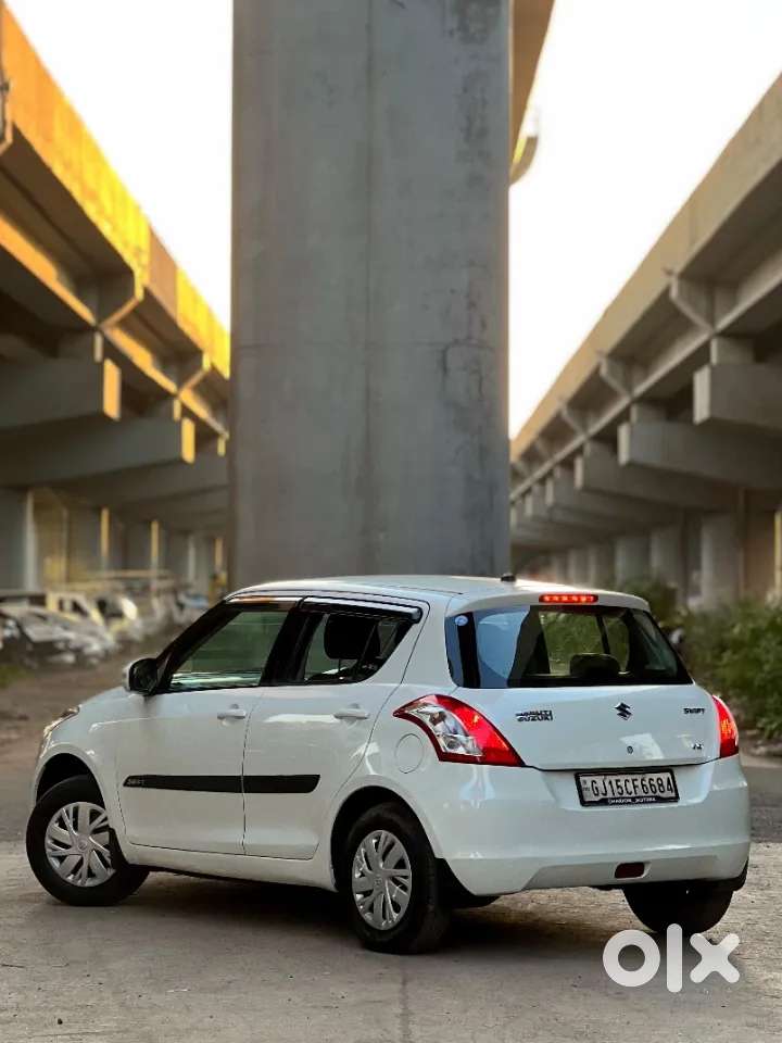 Maruti Suzuki Swift Vxi, 2016, Petrol