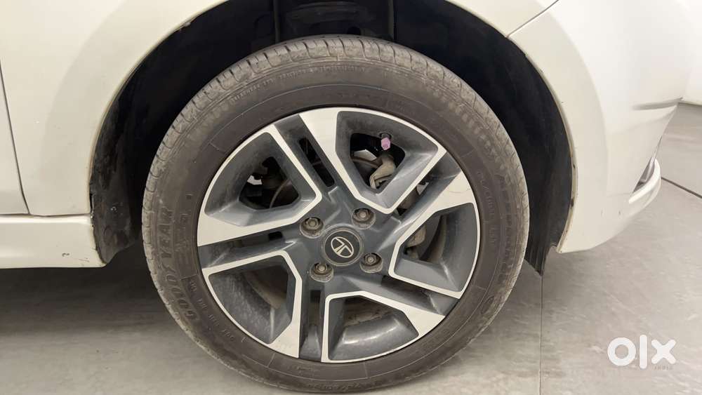 Tata Tigor Xza, 2018, Petrol