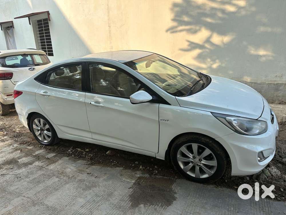 Hyundai Verna Fluidic 1.6 Vtvt, 2011, Petrol