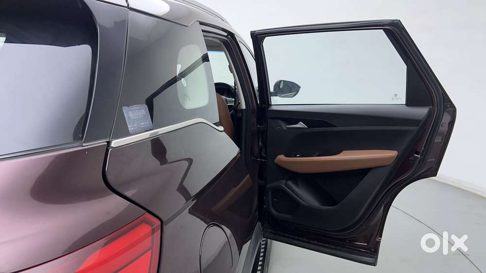 Mg Hector Plus 1.5 Sharp Turbo Cvt 6 Str, 2022, Petrol