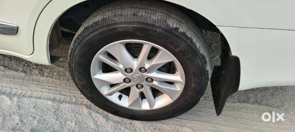 Toyota Innova Crysta 2.4 V, 2020