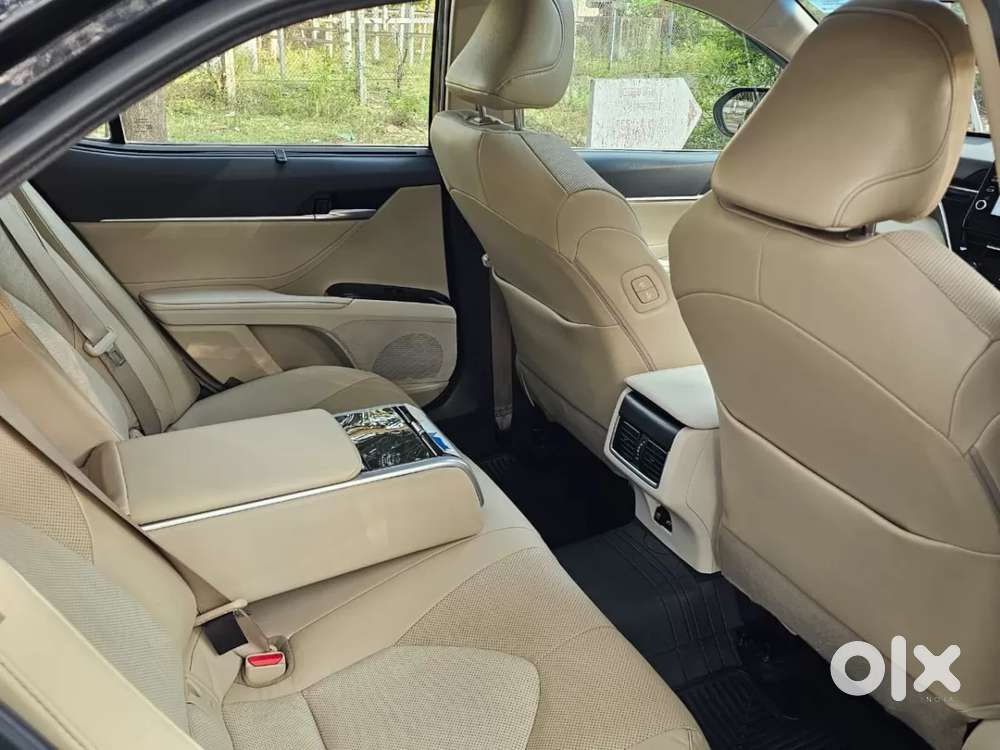 Toyota Camry Hybrid, 2023, Petrol
