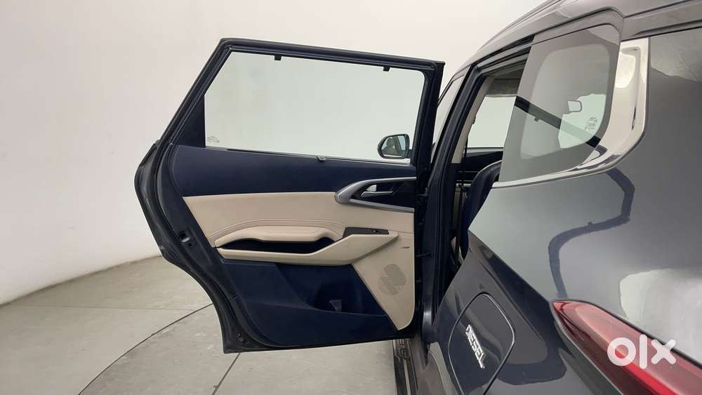 Kia Carens 1.5 Luxury Plus Diesel 7str Imt, 2023, Diesel