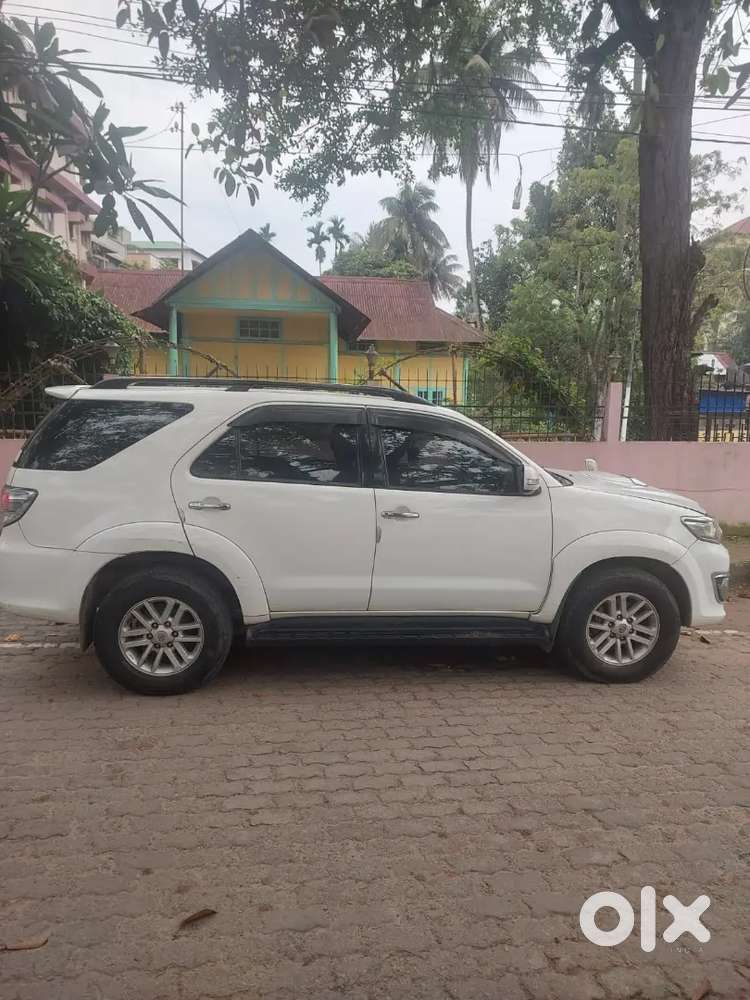 Toyota Fortuner 2013 Diesel 150000 Km Driven