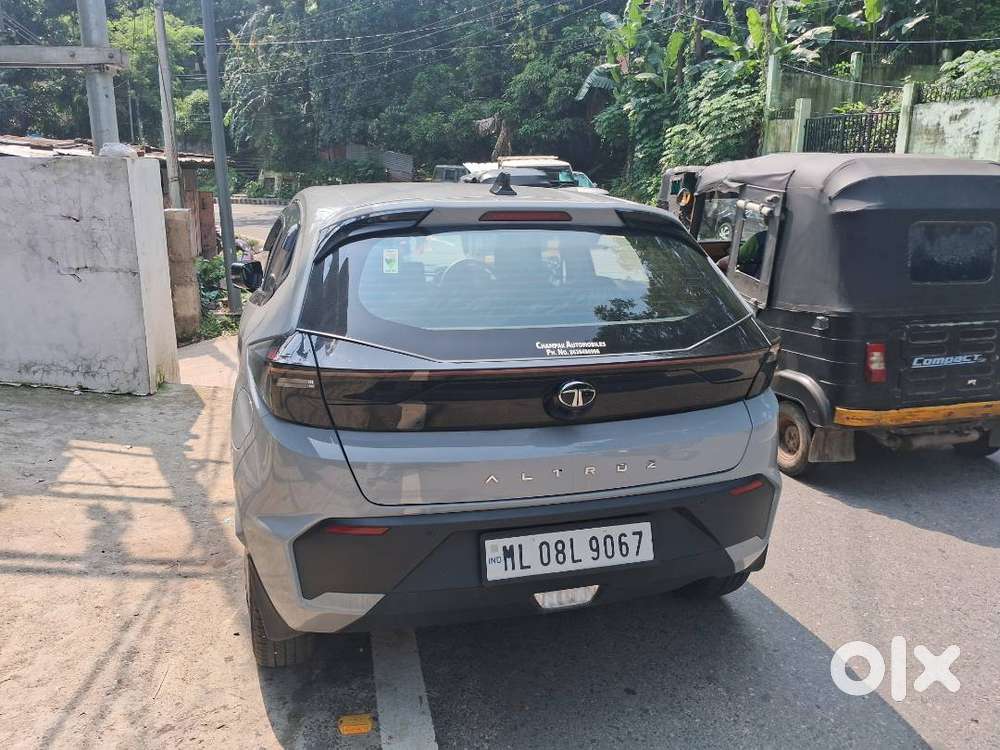 Tata Altroz Pure S Amt 2025