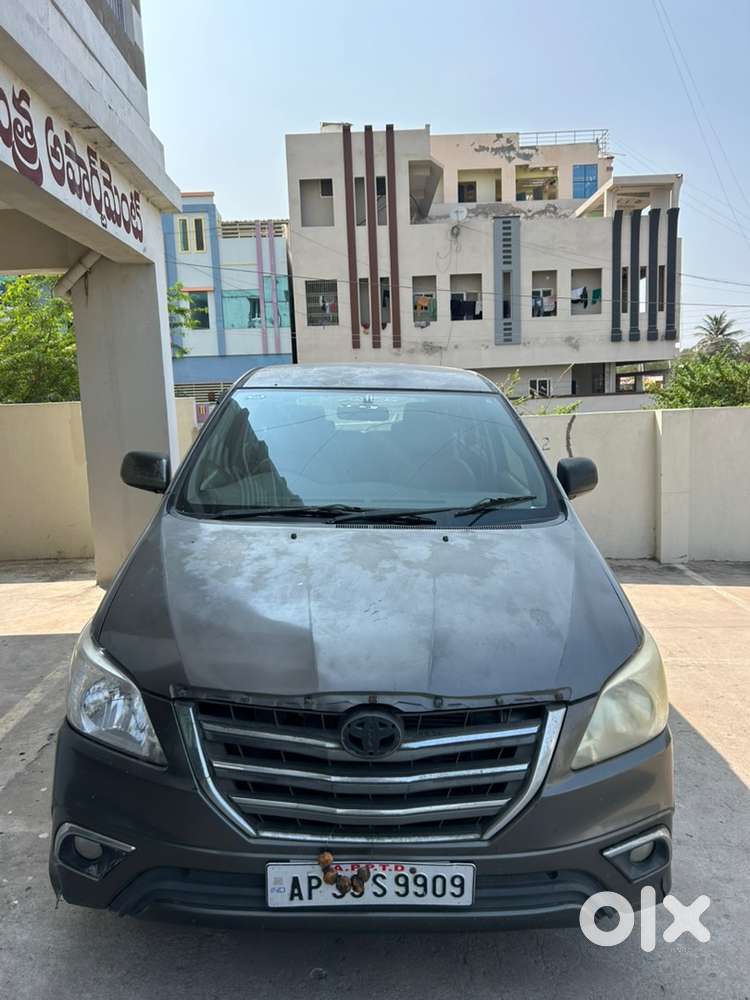 Toyota Innova 2014 Diesel Well Maintained