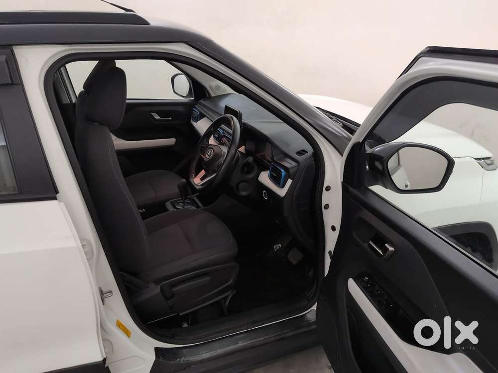 Tata Punch 1.2 Revotron Creative Amt Dual Tone, 2023, Petrol
