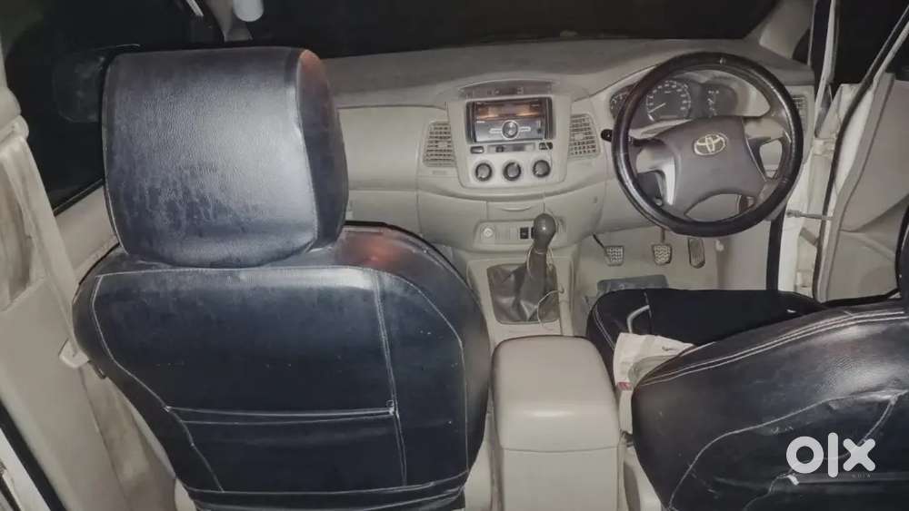Toyota Innova 2.5 V 2014