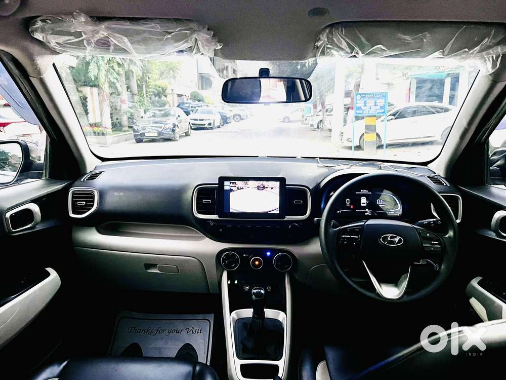 Hyundai Venue 1.2 S (o), 2024, Petrol